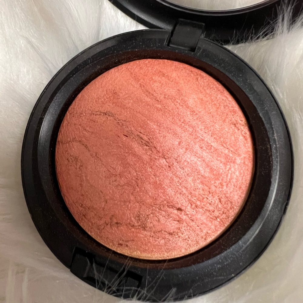 MAC Stereo Rose